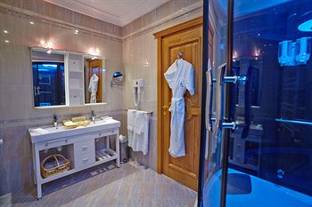 The Penthouse Suites Hotel 5*