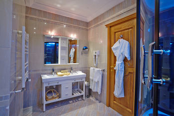 The Penthouse Suites Hotel 5*