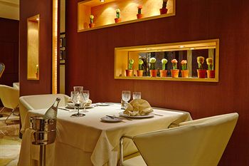 The Penthouse Suites Hotel 5*