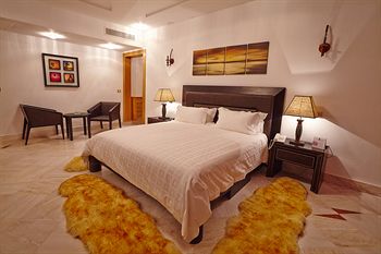 The Penthouse Suites Hotel 5*