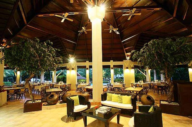 Alona Palm Beach Resort and Restaurant 4*