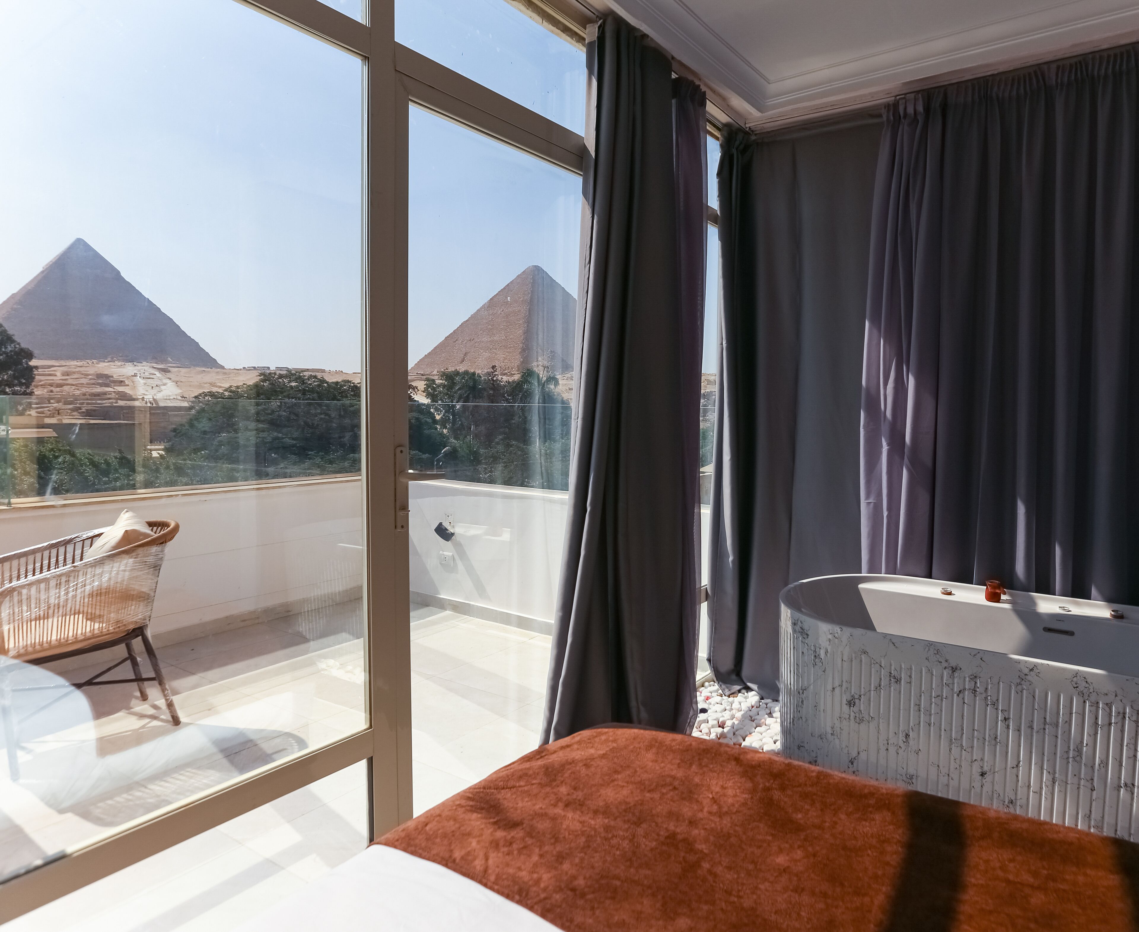 Shadow Pyramids View Inn 4*