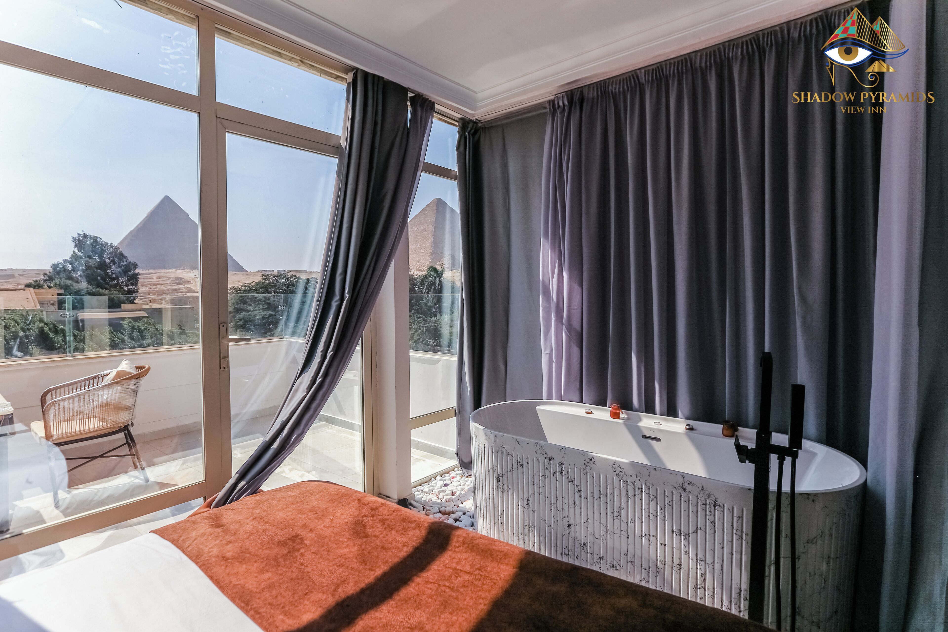 Shadow Pyramids View Inn 4*