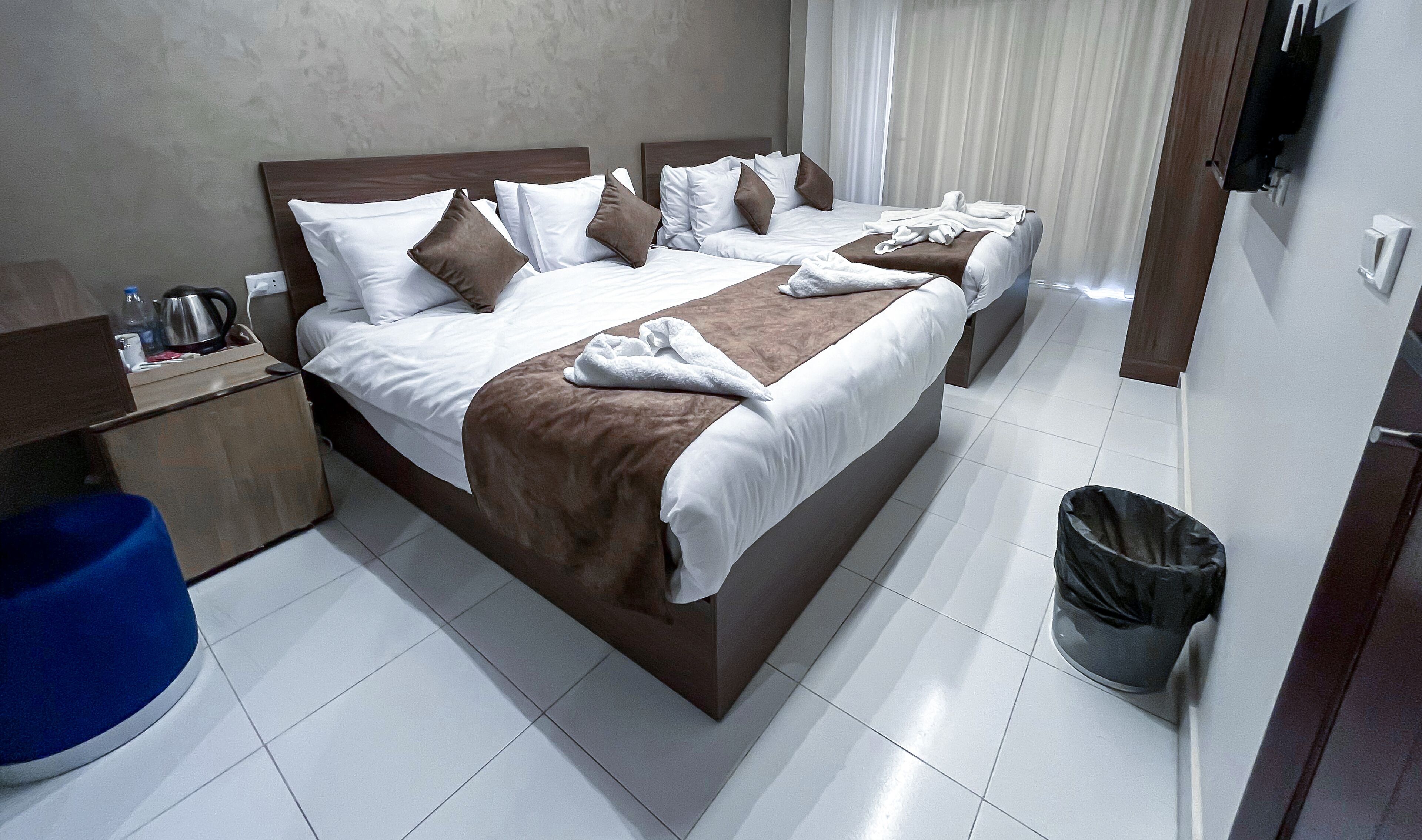 Shadow Pyramids View Inn 4*