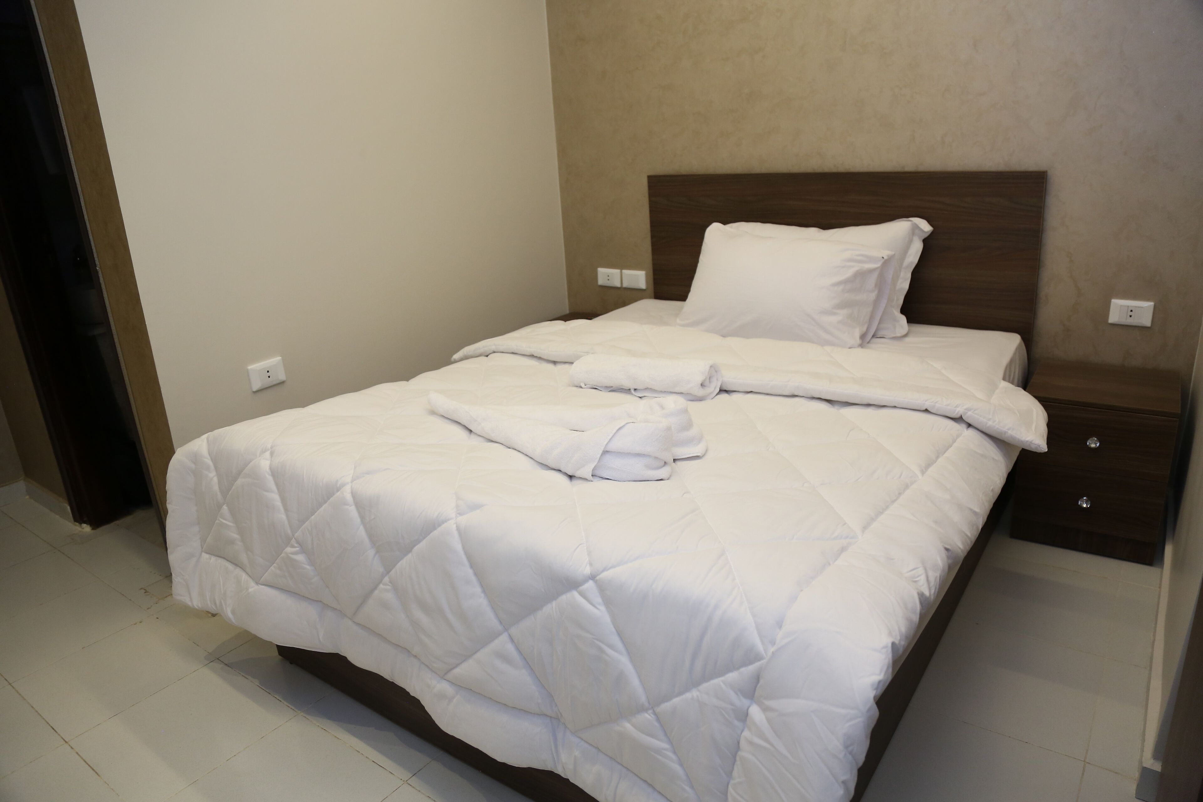 Shadow Pyramids View Inn 4*
