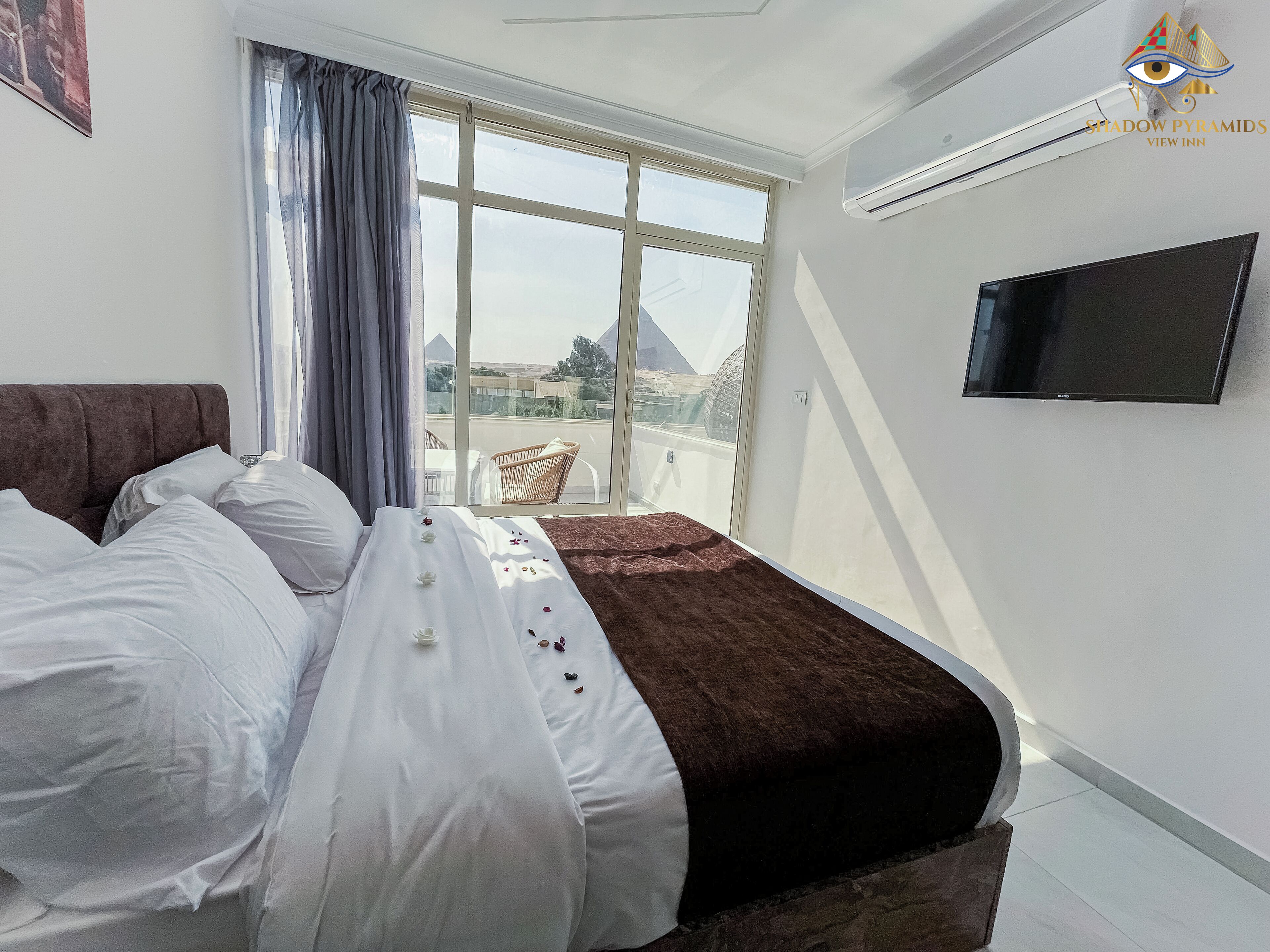 Shadow Pyramids View Inn 4*
