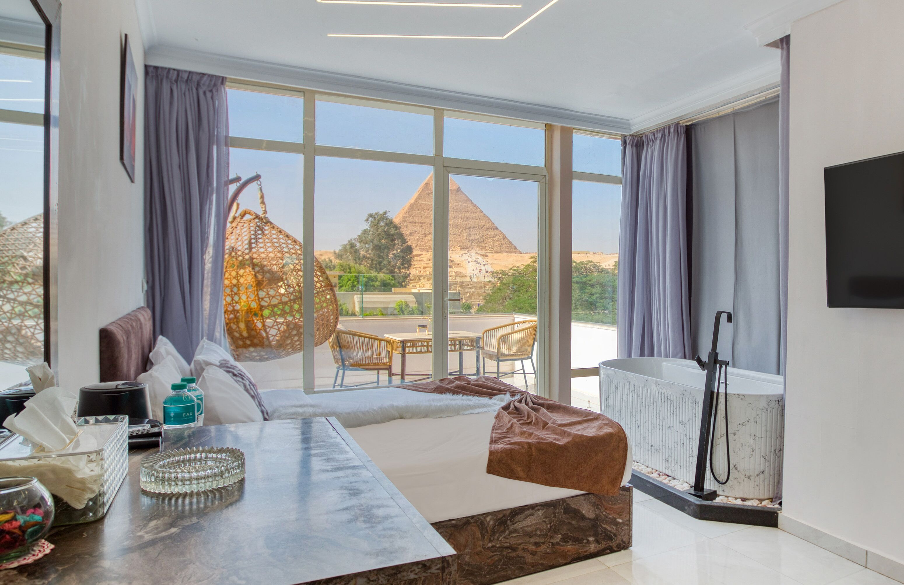 Shadow Pyramids View Inn 4*