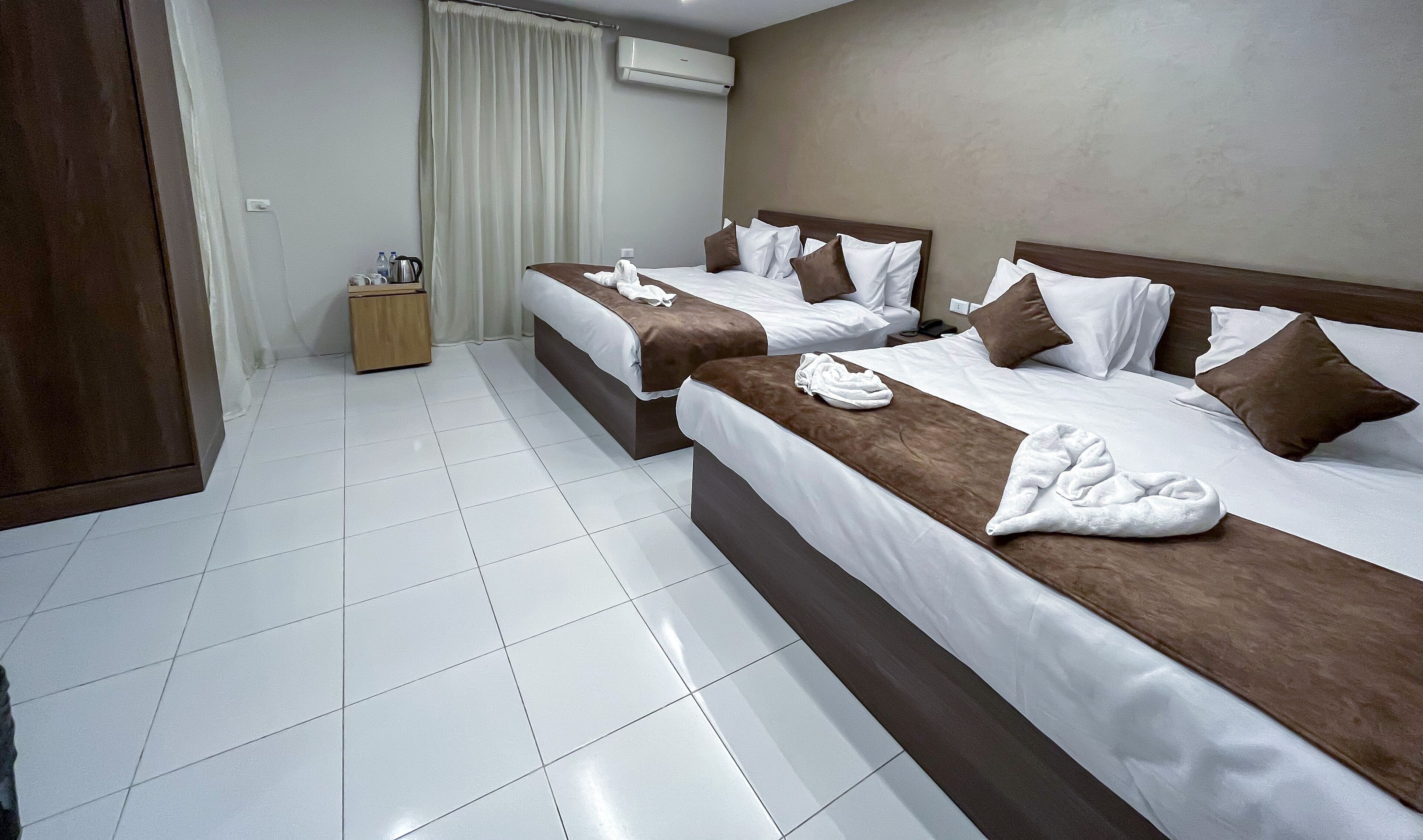 Shadow Pyramids View Inn 4*