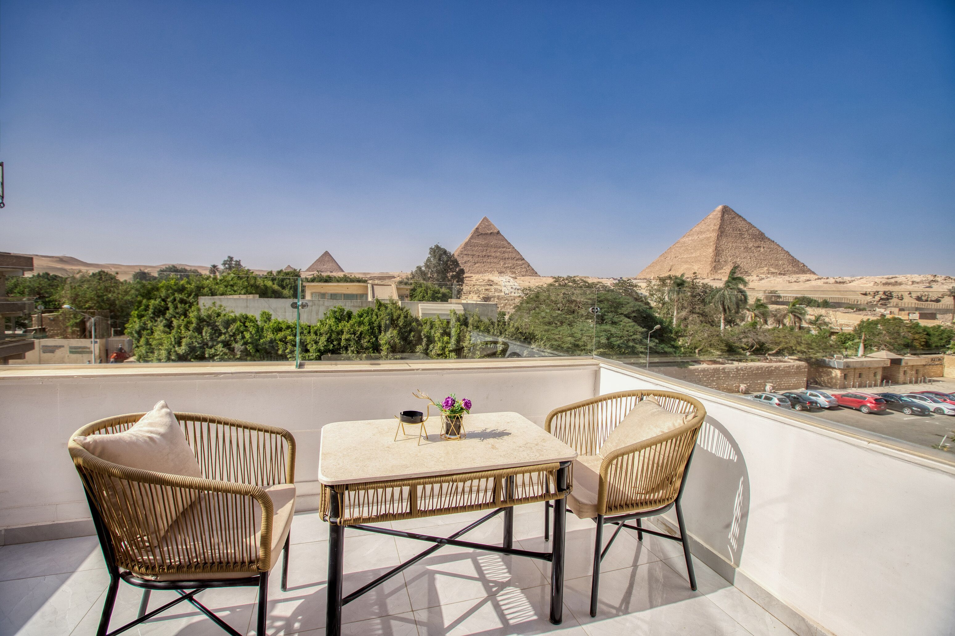 Shadow Pyramids View Inn 4*