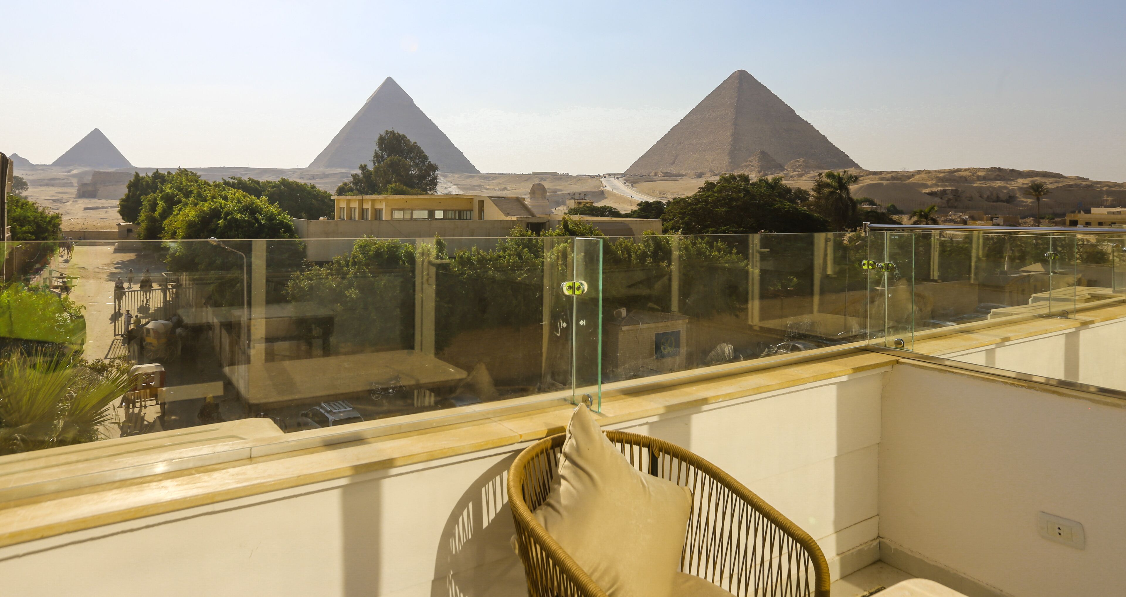 Shadow Pyramids View Inn 4*
