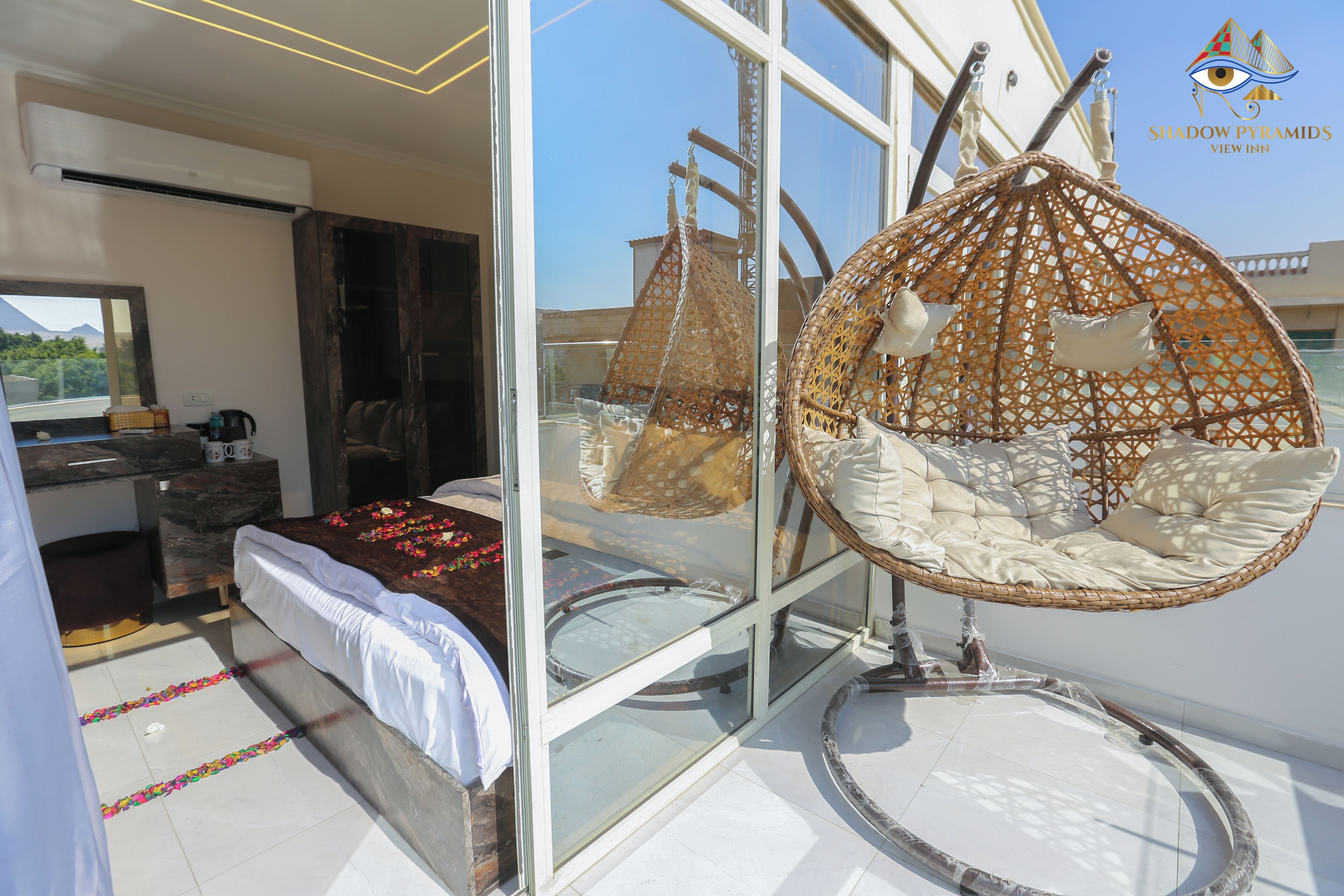 Shadow Pyramids View Inn 4*