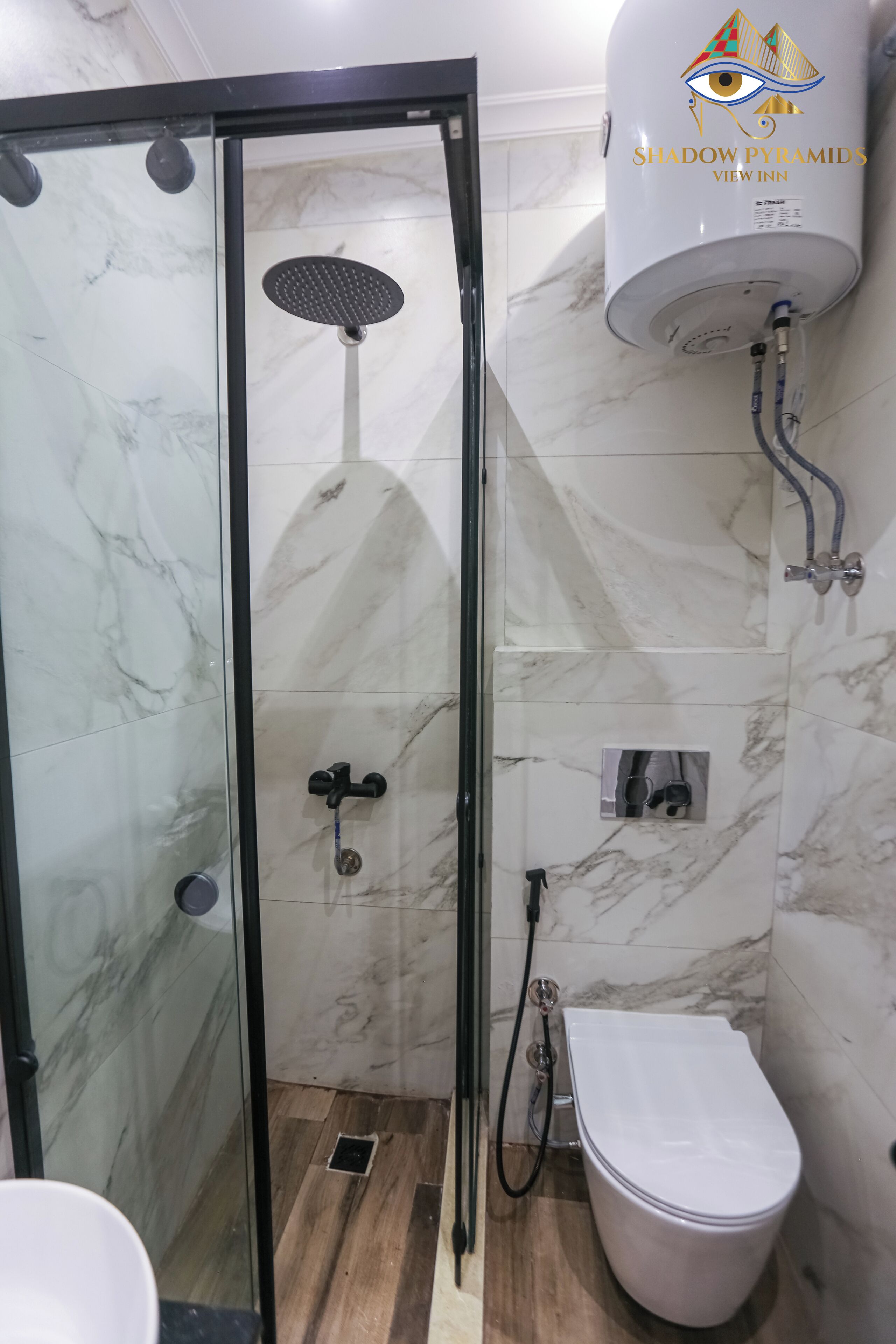 Shadow Pyramids View Inn 4*