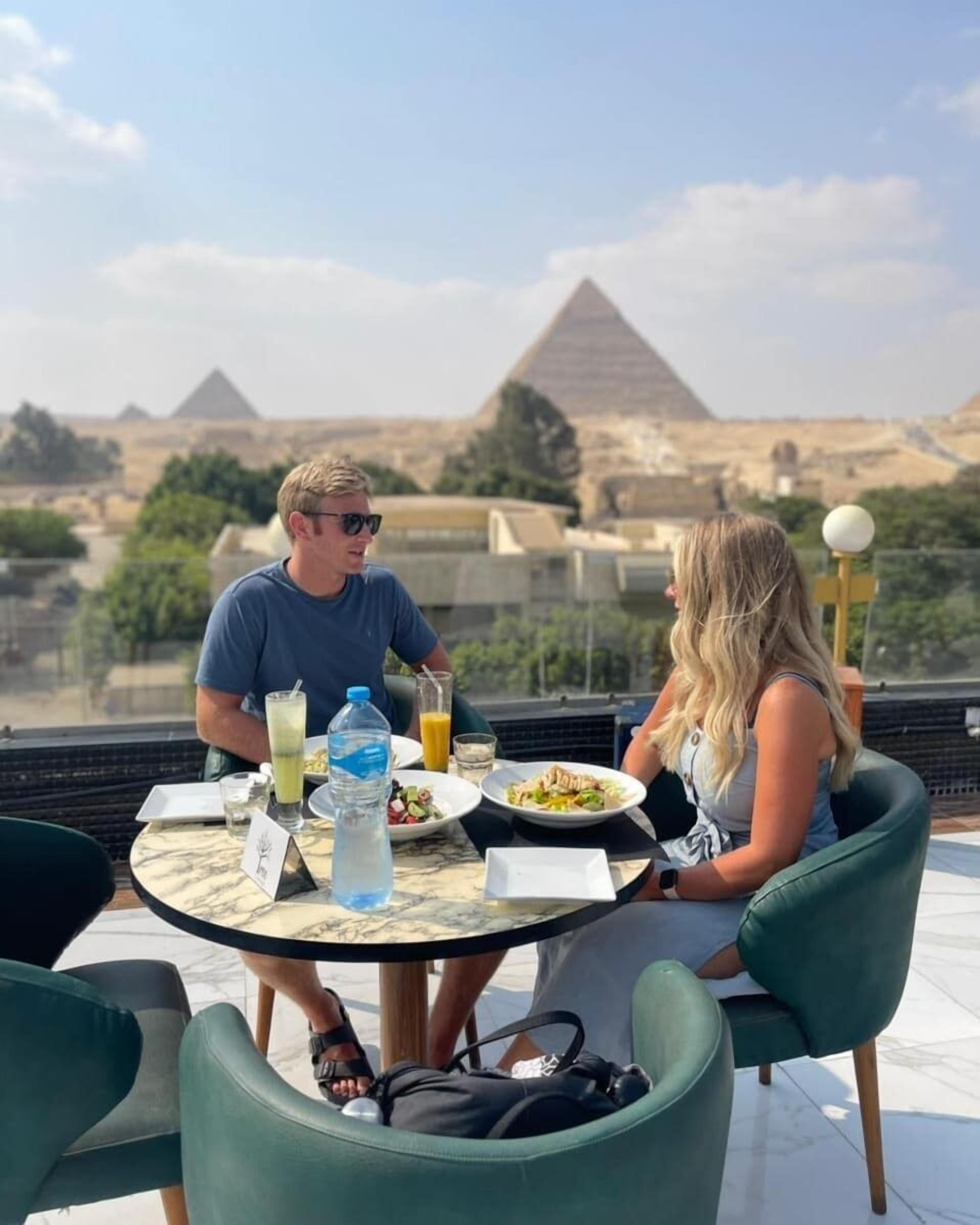 Shadow Pyramids View Inn 4*
