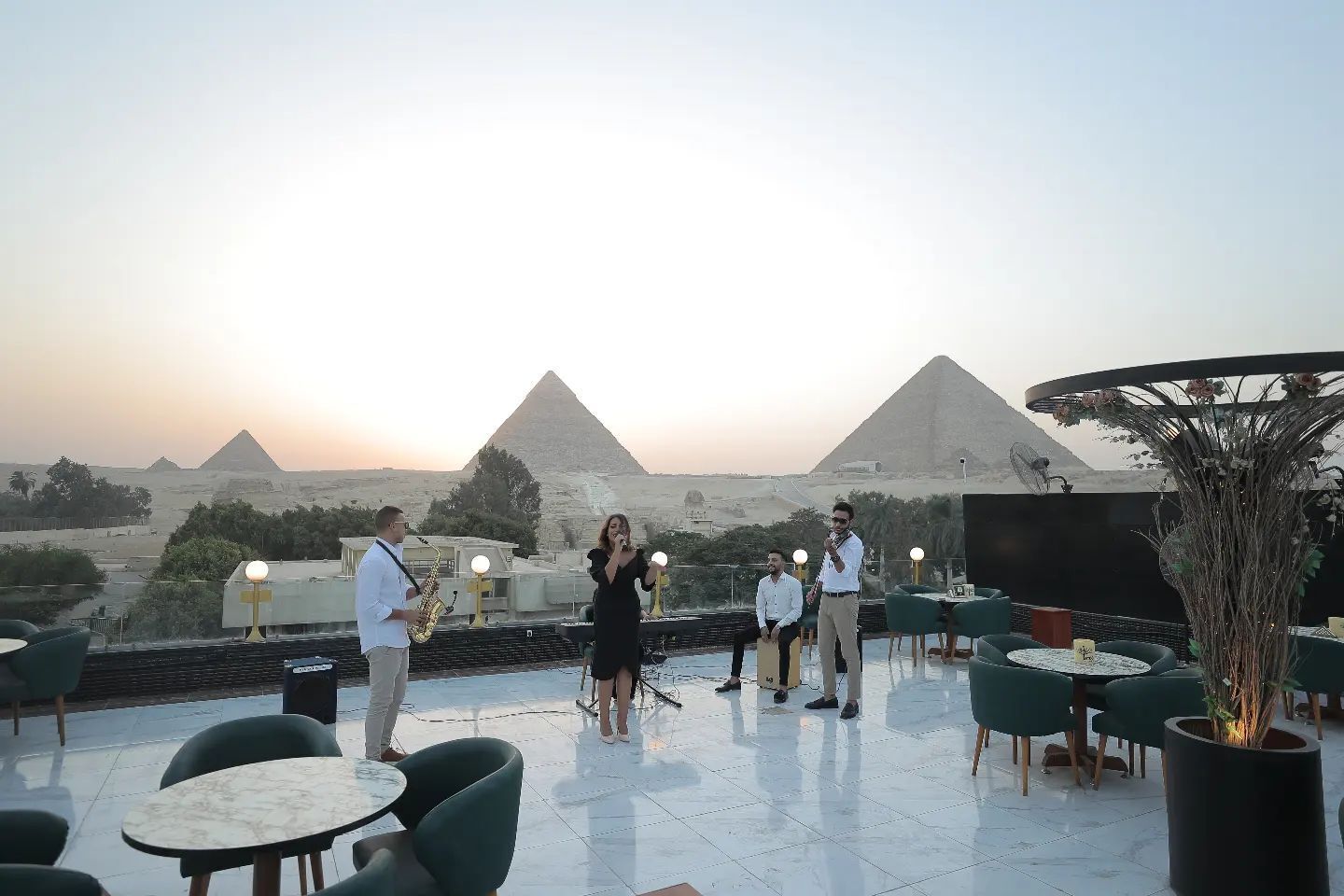 Shadow Pyramids View Inn 4*