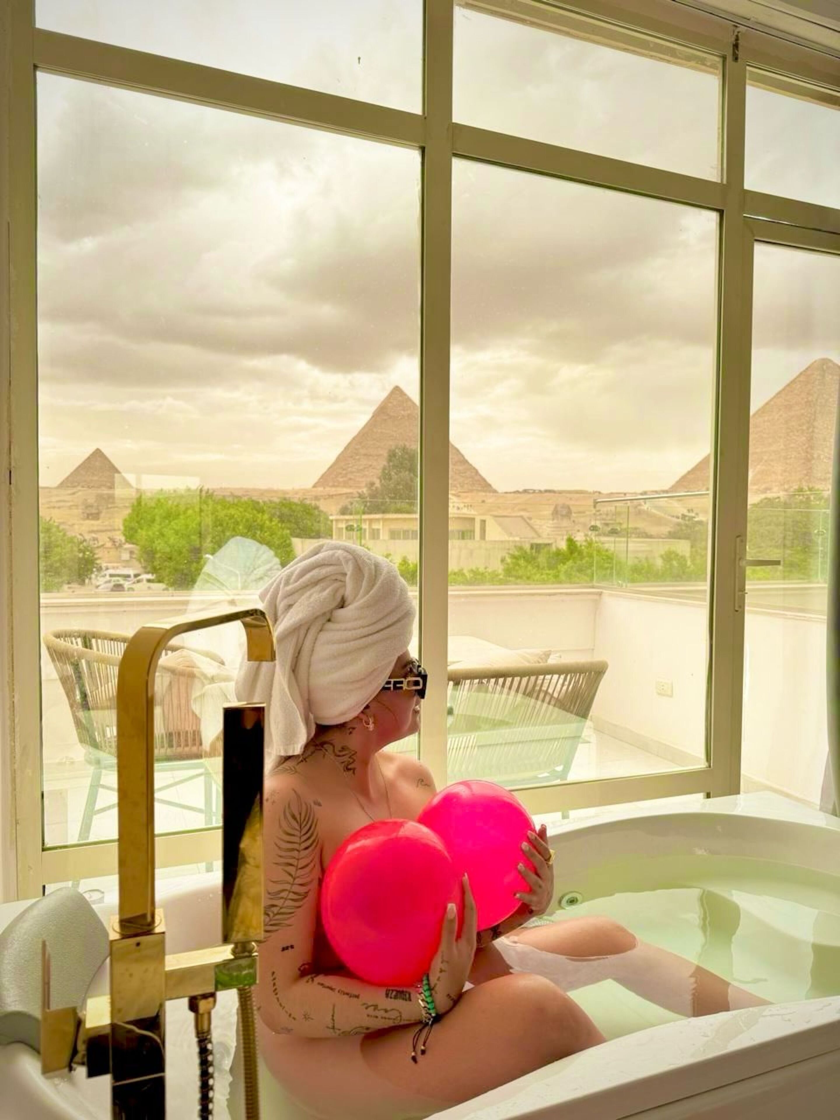 Shadow Pyramids View Inn 4*