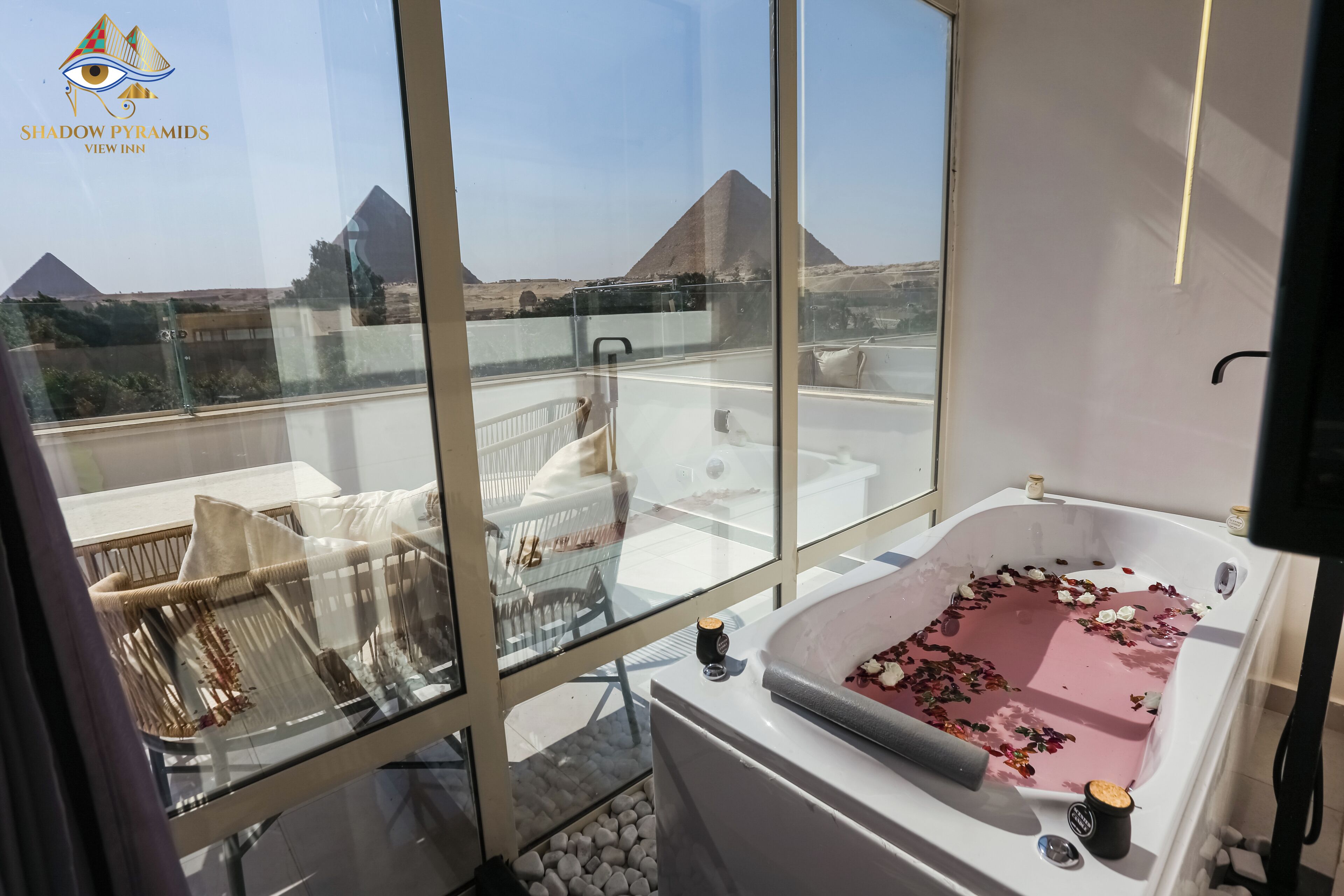 Shadow Pyramids View Inn 4*