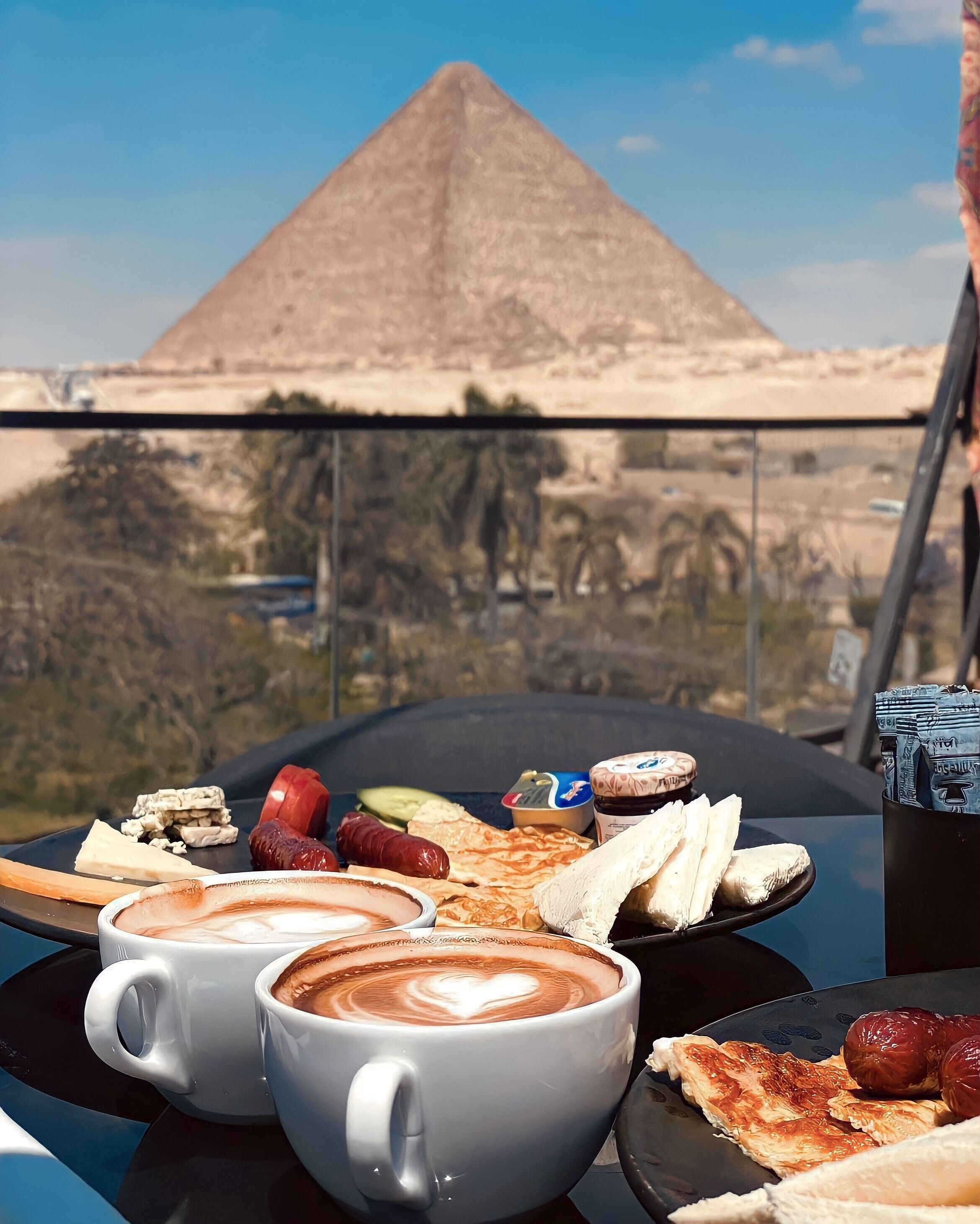Shadow Pyramids View Inn 4*