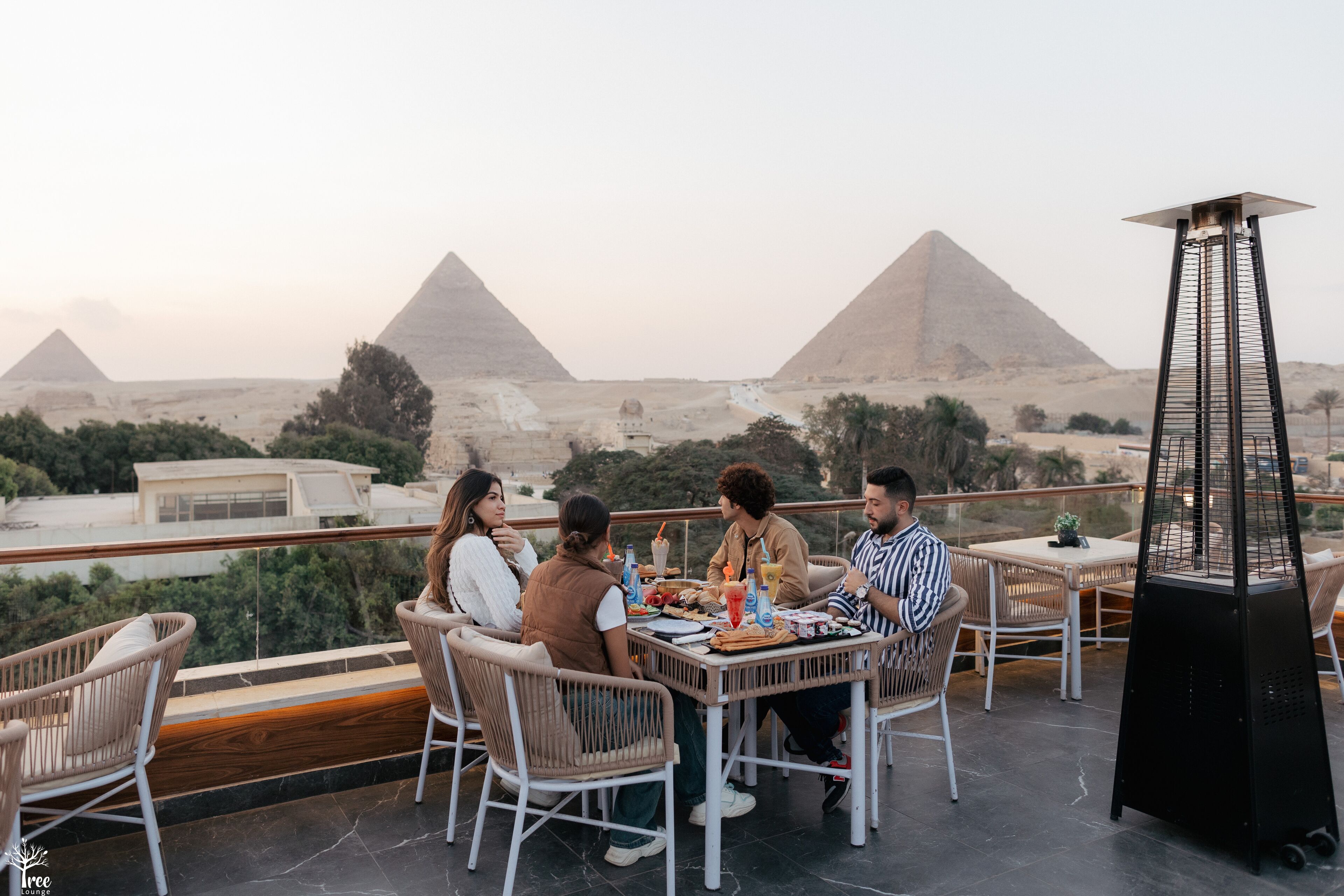 Shadow Pyramids View Inn 4*