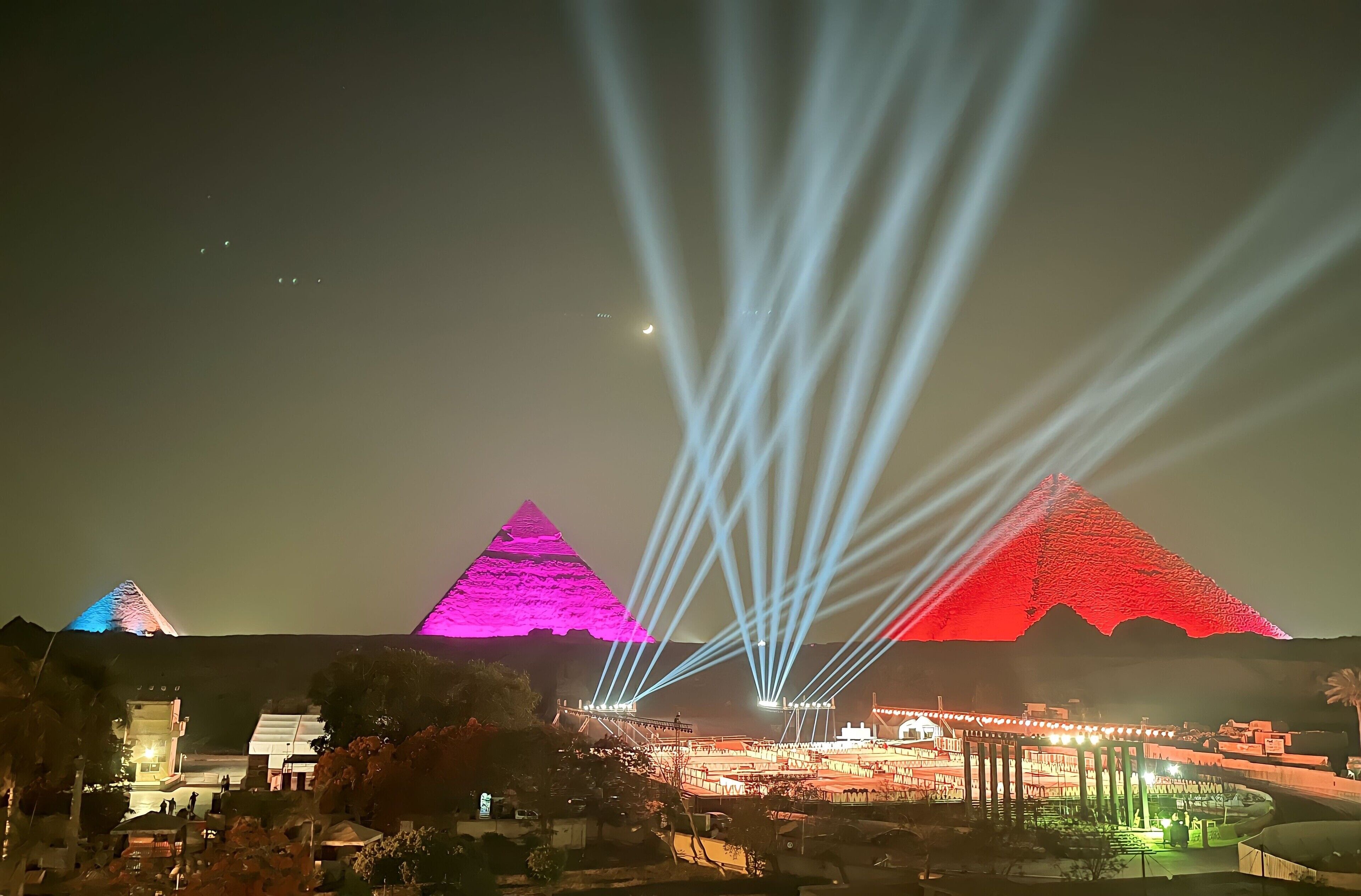 Shadow Pyramids View Inn 4*