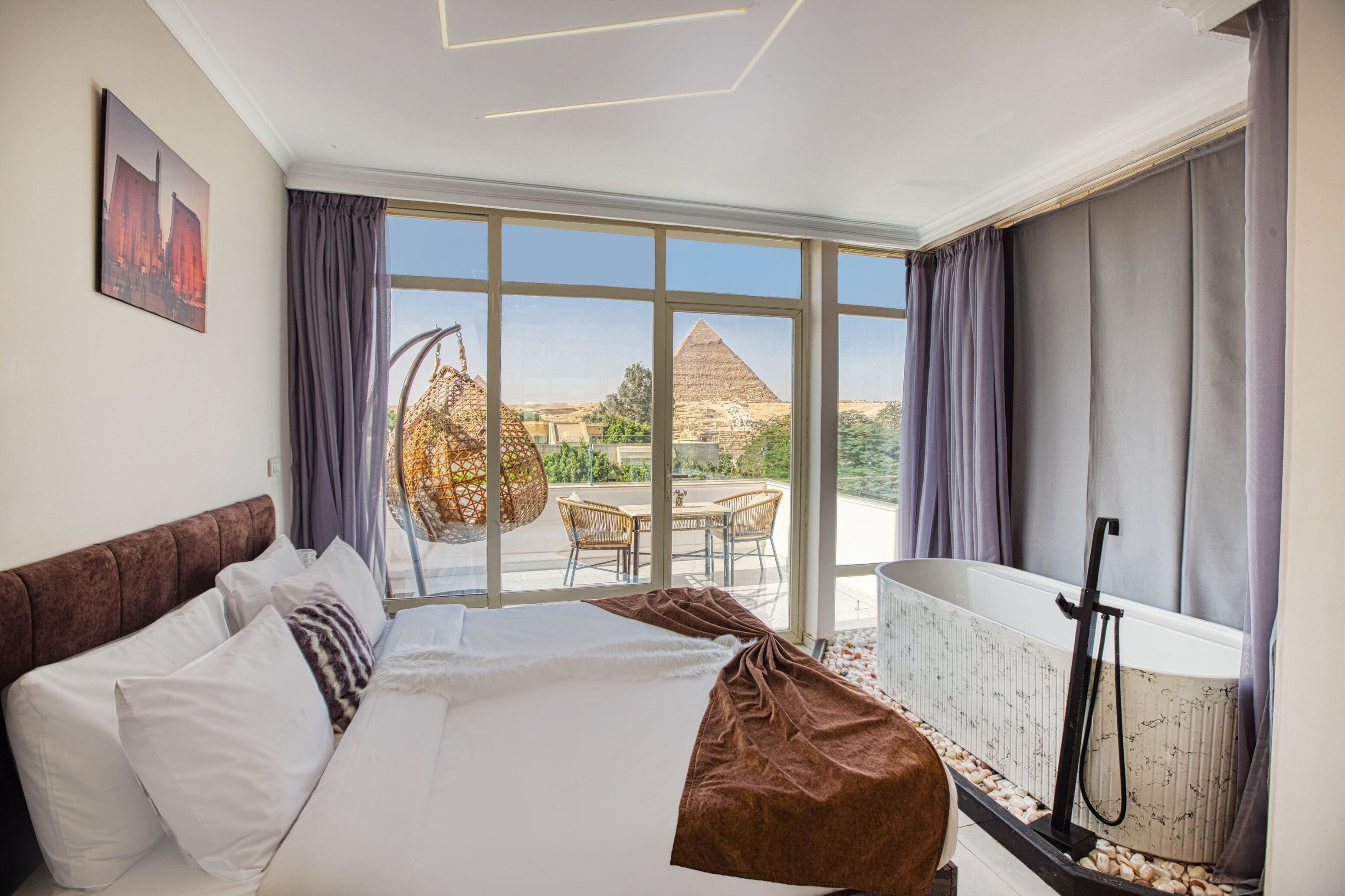 Shadow Pyramids View Inn 4*