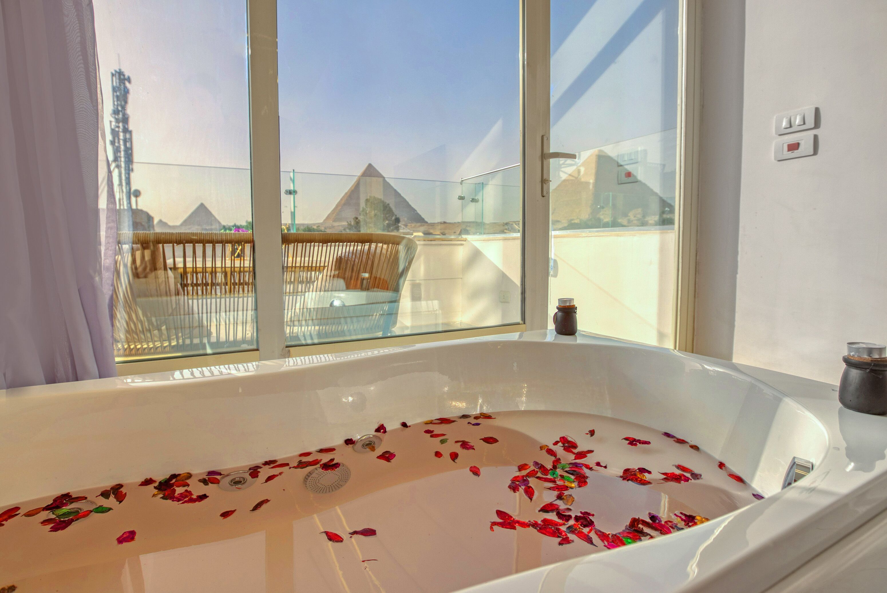 Shadow Pyramids View Inn 4*