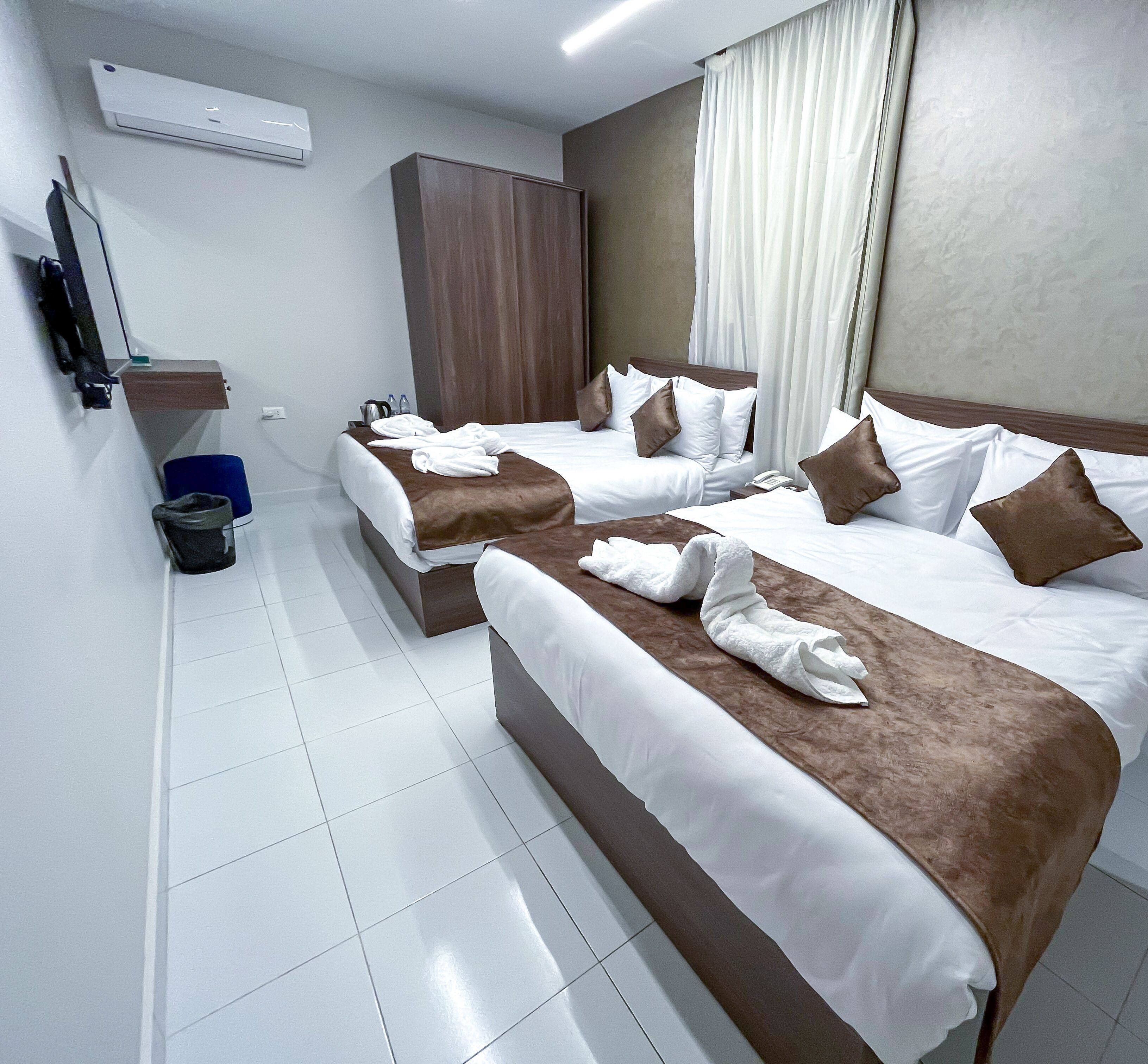 Shadow Pyramids View Inn 4*