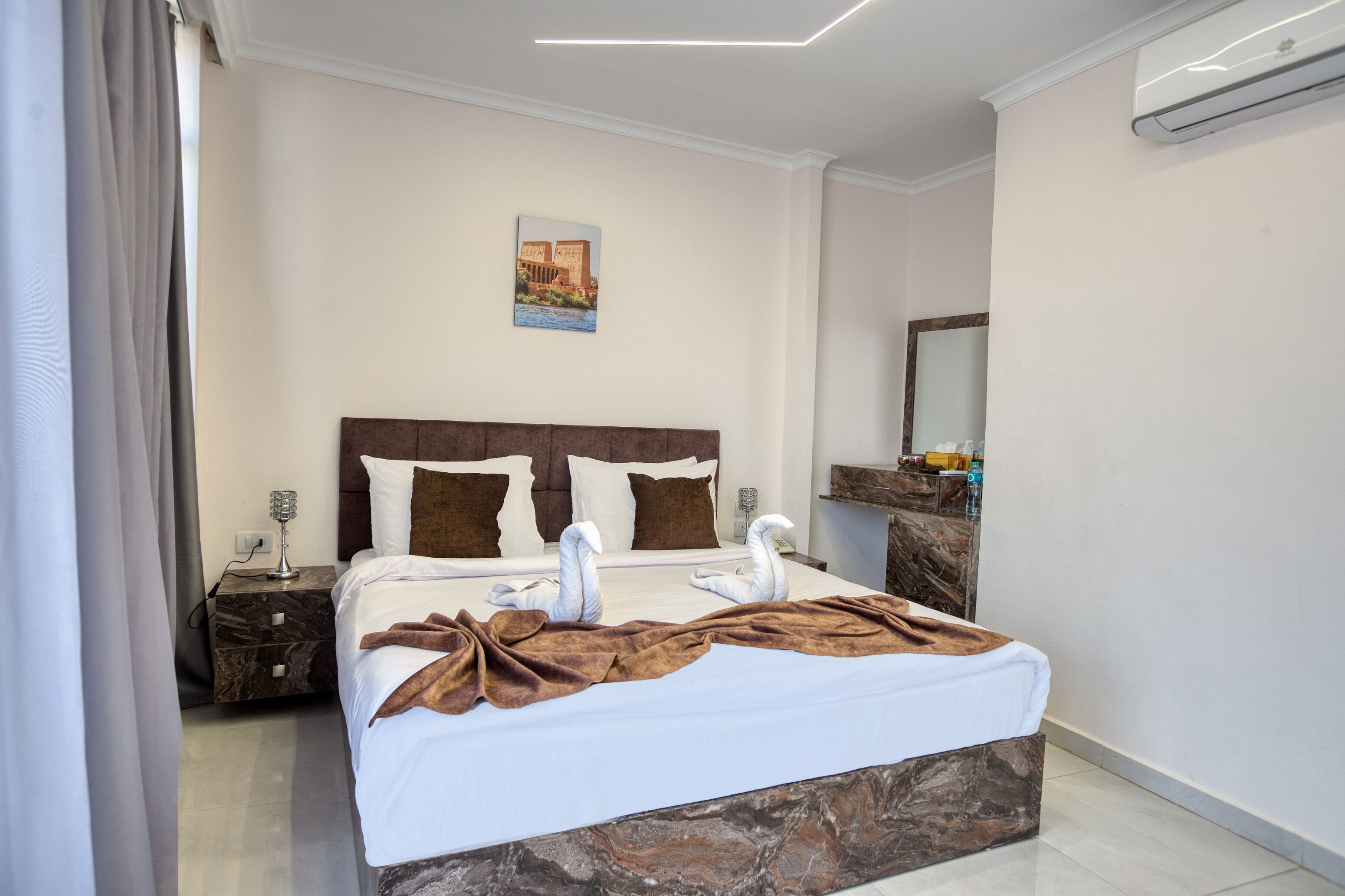 Shadow Pyramids View Inn 4*