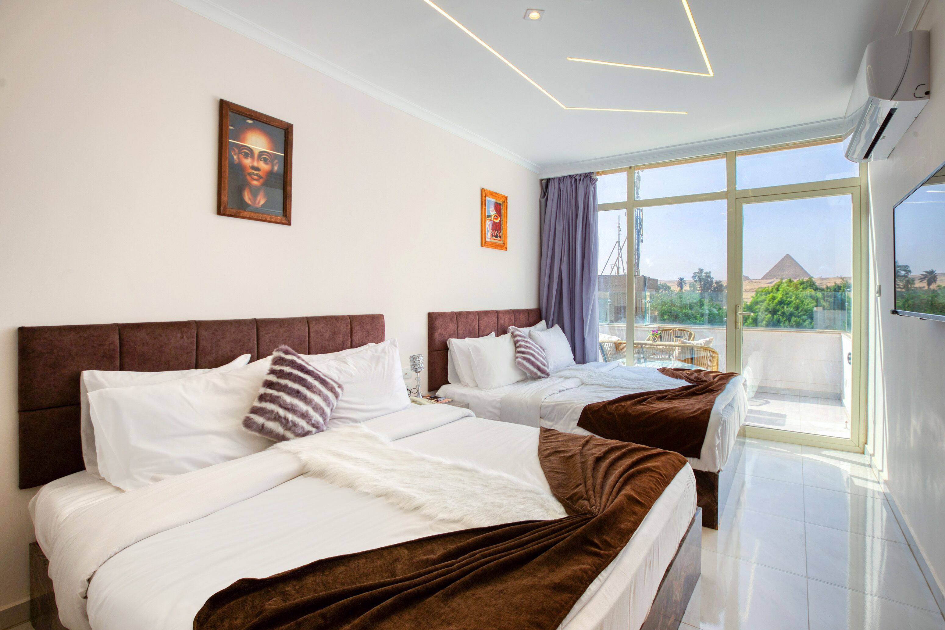 Shadow Pyramids View Inn 4*