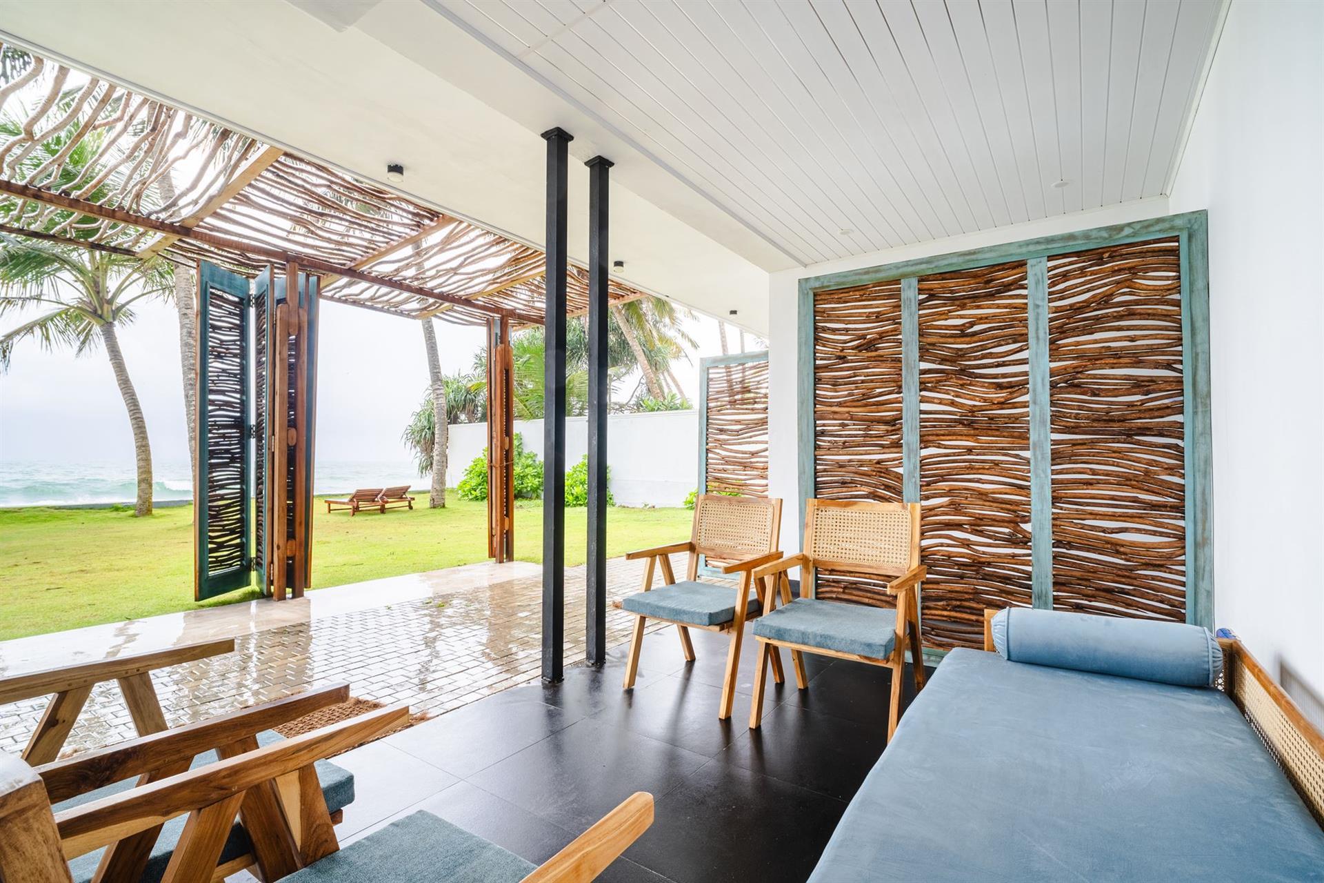 Moi Induruwa by DBI 3*