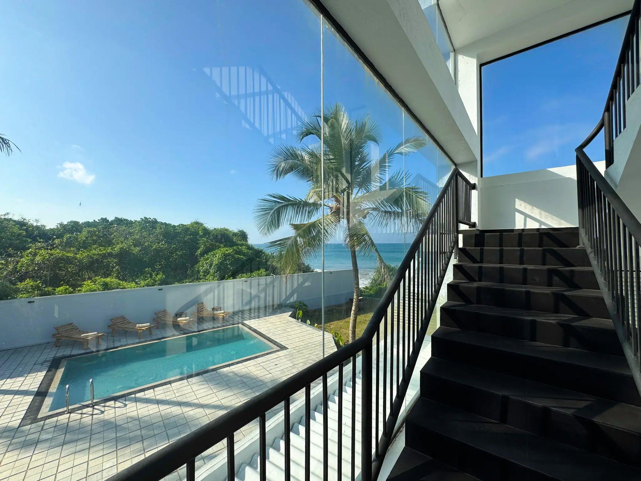 Moi Induruwa by DBI 3*