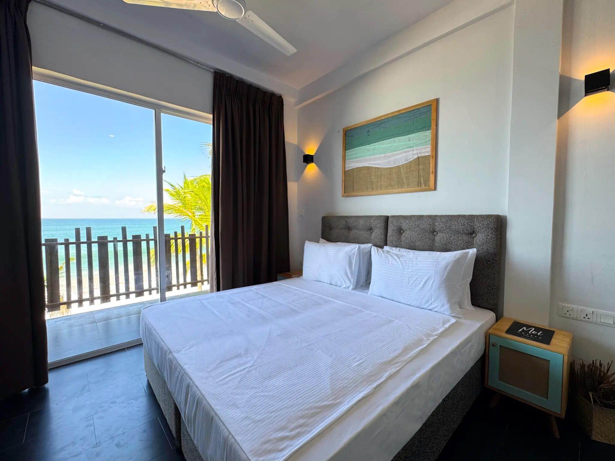 Moi Induruwa by DBI 3*