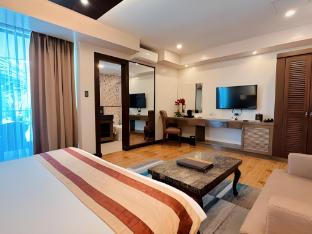 Jpark Island Resort Alona 4*