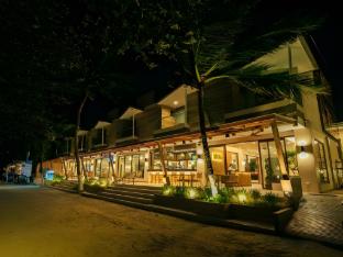 Jpark Island Resort Alona 4*