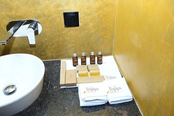 Liyya Water Villas 4*