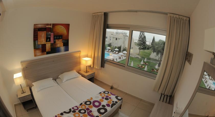 Frixos Suites Hotel Apartments 3*