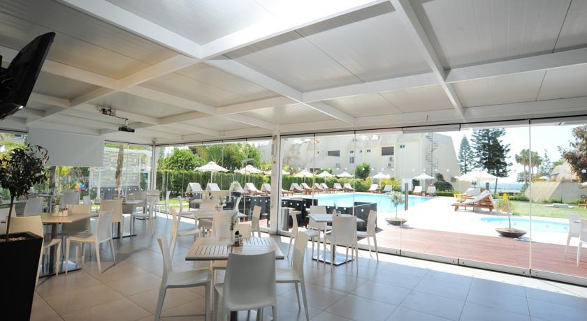 Frixos Suites Hotel Apartments 3*