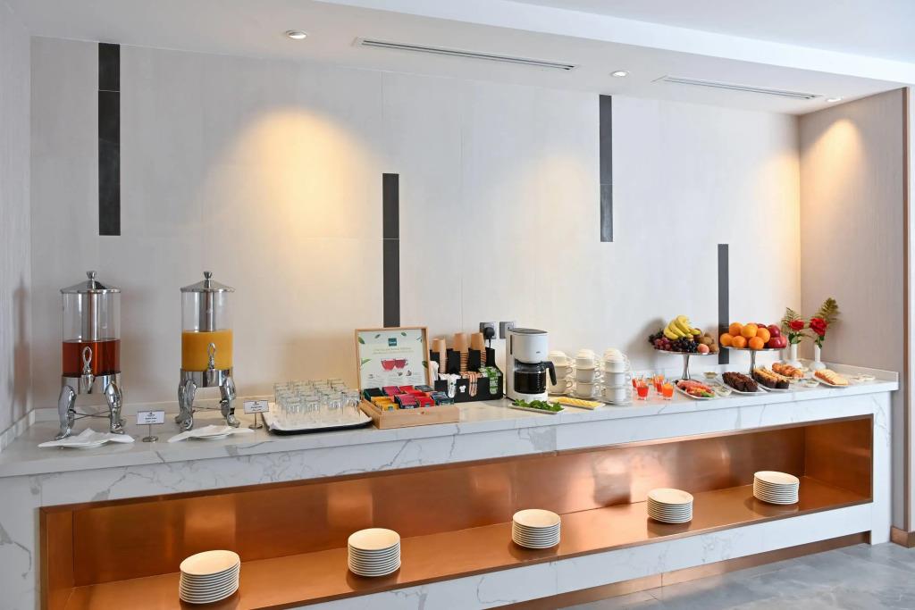 Clarion Hotel Jeddah Airport 4*