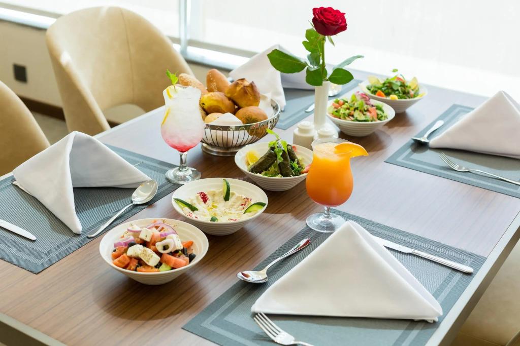 Clarion Hotel Jeddah Airport 4*