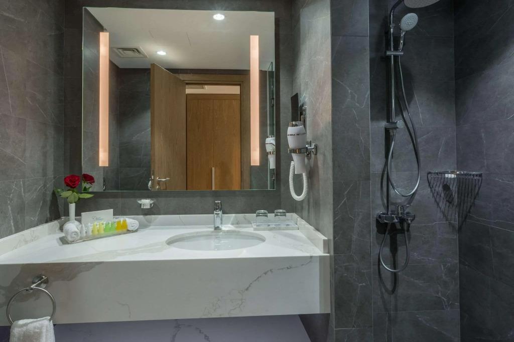 Clarion Hotel Jeddah Airport 4*