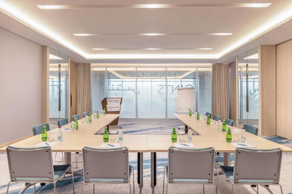Four Points by Sheraton Jeddah Corniche 4*