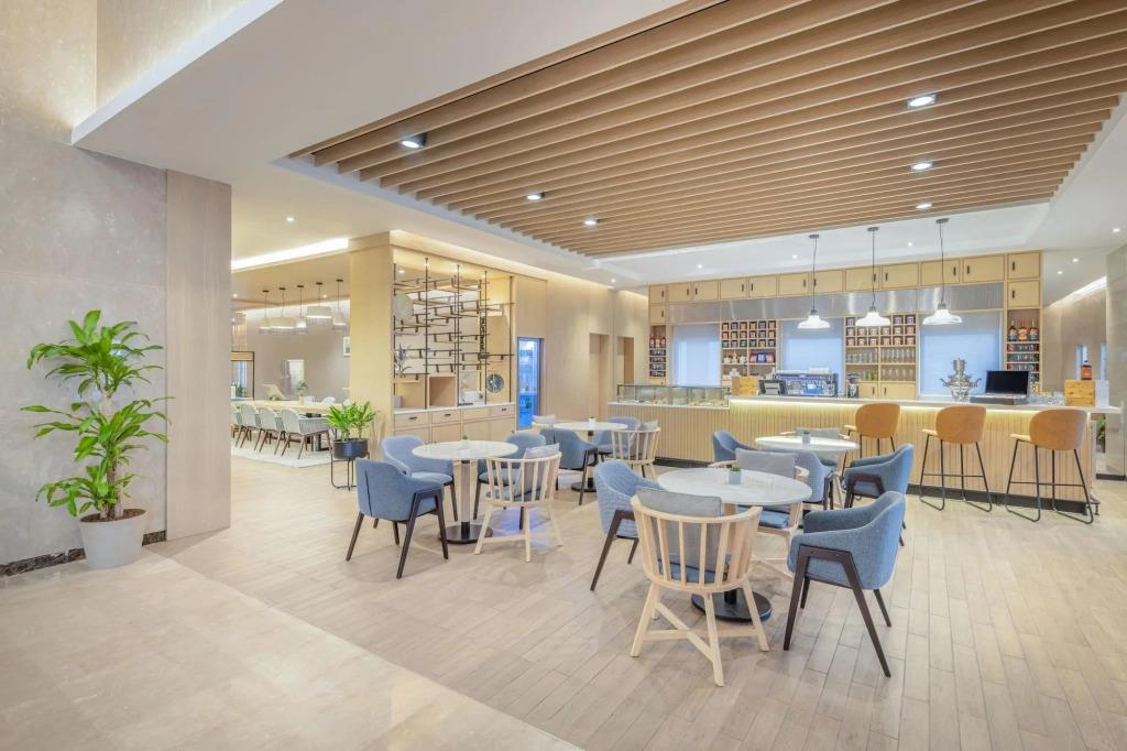Four Points by Sheraton Jeddah Corniche 4*