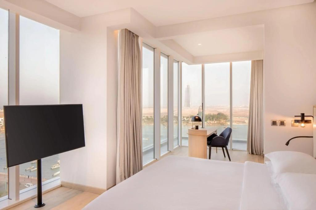 Four Points by Sheraton Jeddah Corniche 4*