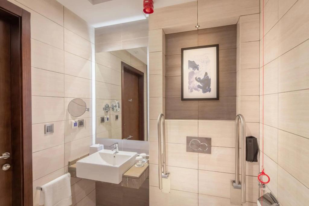 Four Points by Sheraton Jeddah Corniche 4*