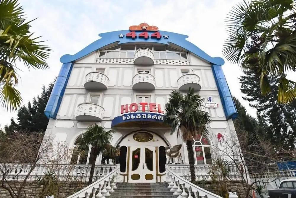 Hotel444 3*
