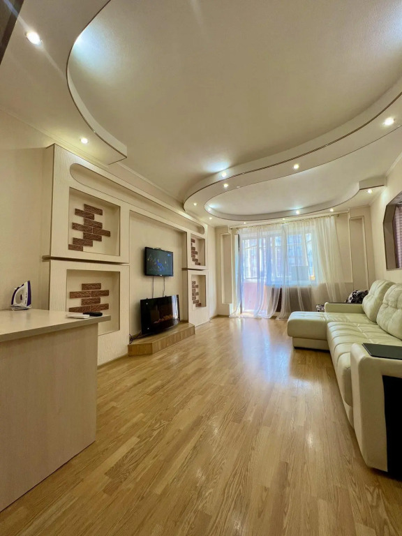 House-available on the street. Mira, 11 0*