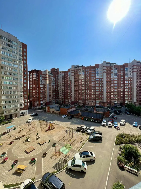 House-available on the street. Mira, 11 0*