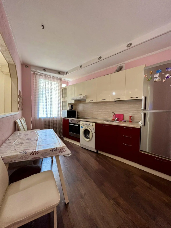 House-available on the street. Mira, 11 0*