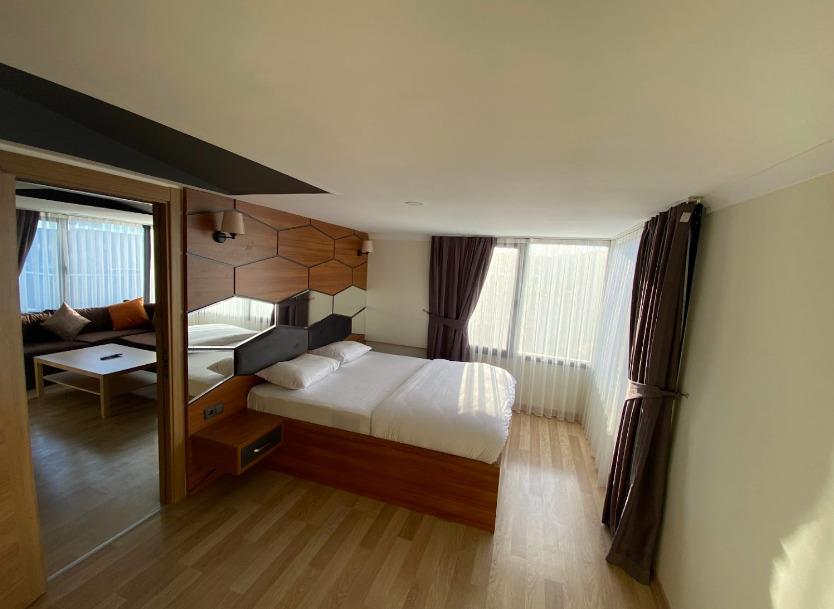 216 FB Suites 0*