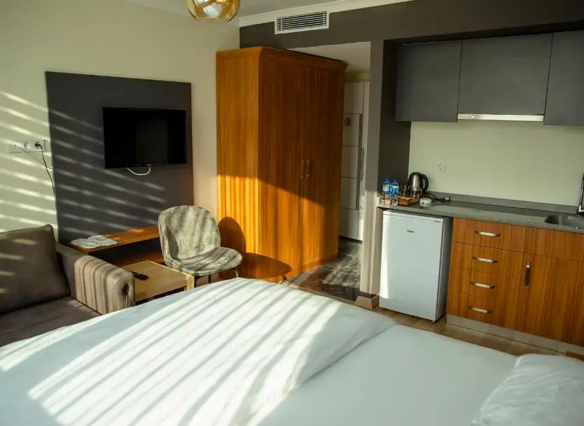 216 FB Suites 0*