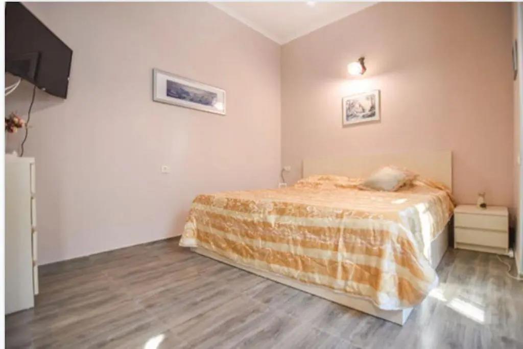 Apartment 55 0*